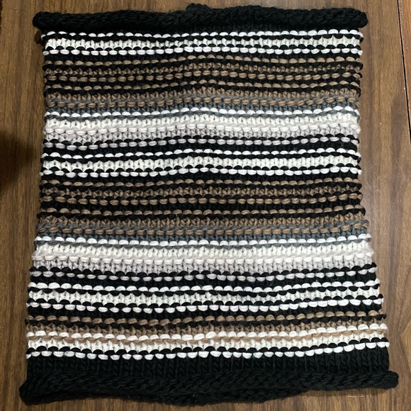 MADDEN GIRL Warm Knitted Infinity Scarf - brown/tan black white & gray, one-size - Picture 3 of 4